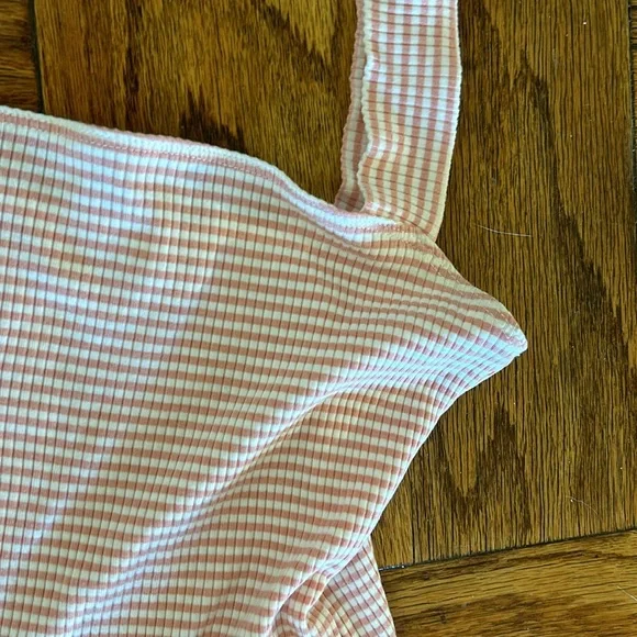 Reformation size S striped crop gable top - Picture 2 of 4